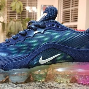 Brand New womens Nike Air Max vapormax size 7 NEW!